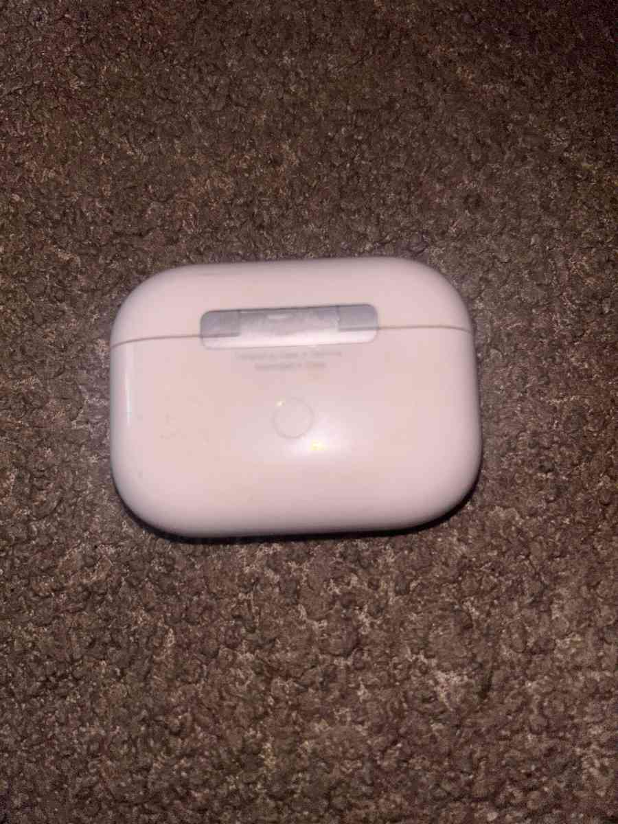 Pair of Used Apple AirPods Gen 2 - Sacramento, California - FleaMarketBay