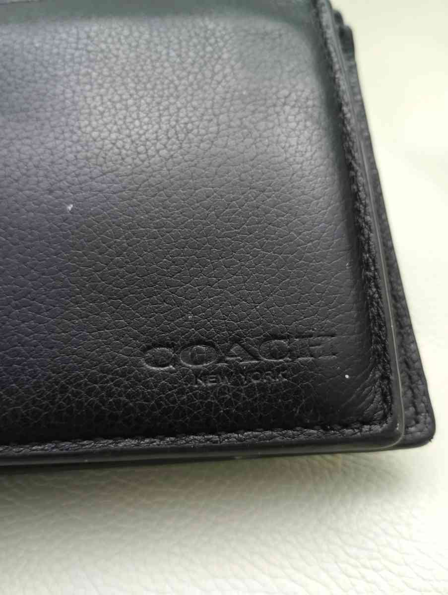 Coach Mens 3 In 1 Compact ID Wallet in Refine Pebble Leather - Frostproof, Florida - FleaMarketBay