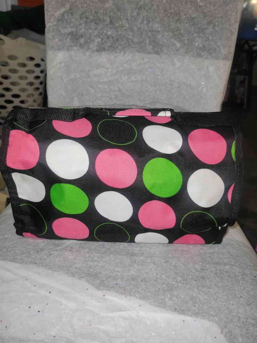 Cosmetics Bag and Fushia shoe - Allamuchy, New Jersey - FleaMarketBay