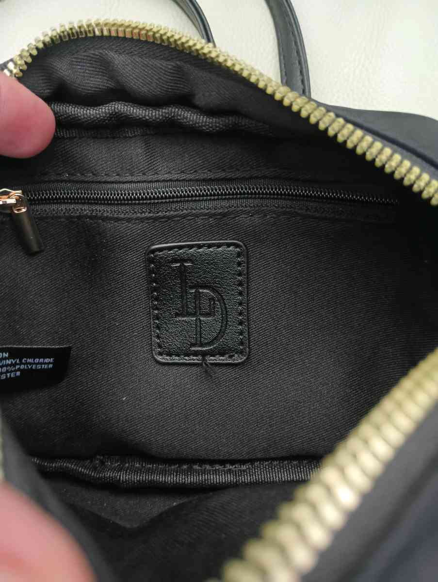 Black small crossbody bag - Frostproof, Florida - FleaMarketBay