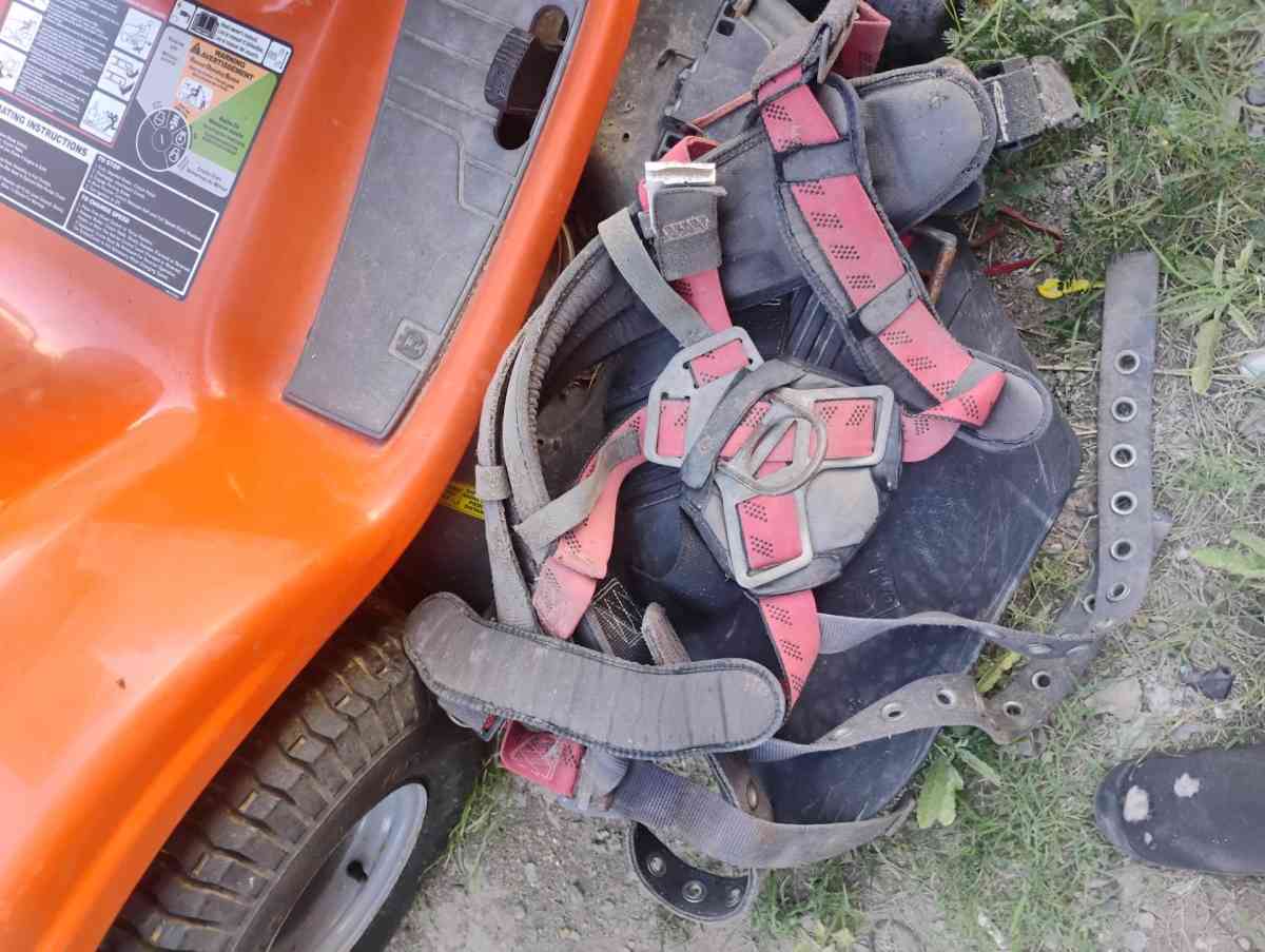 new full body harness and used tool lot all works - Laredo, Texas