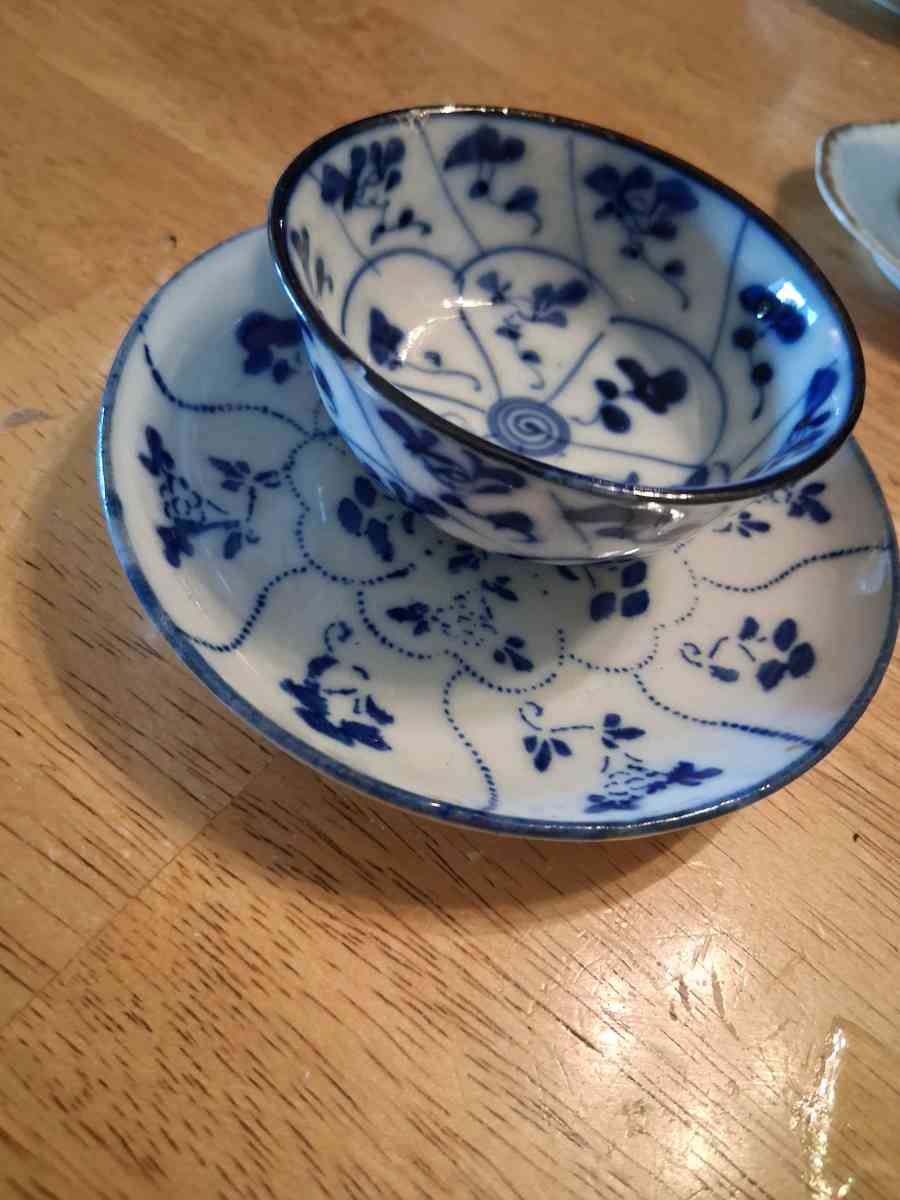 teacup and saucer set - Comstock, Michigan - FleaMarketBay