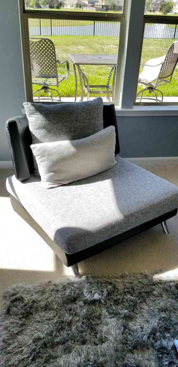 Living Room 5 Pc Set - Houston, Texas - FleaMarketBay