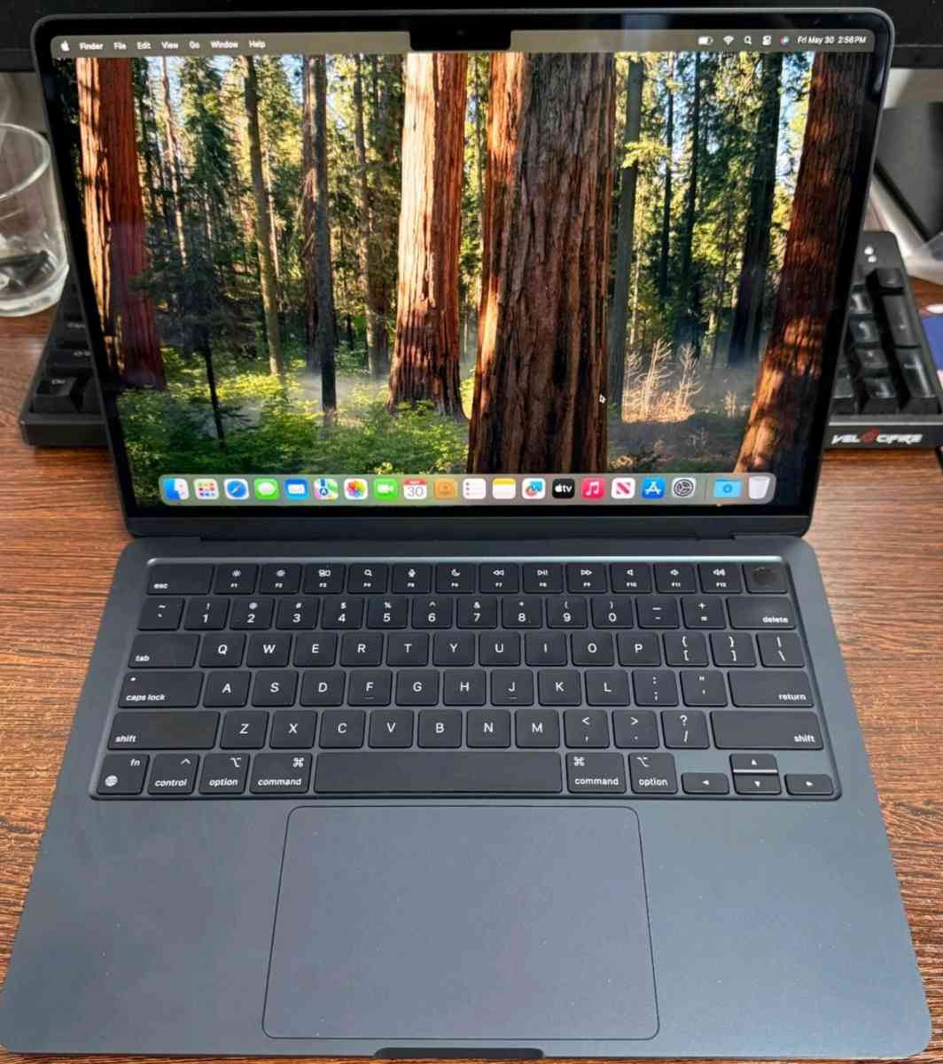 Macbook Air 13 M3 Excellent condition - Houston, Texas - FleaMarketBay