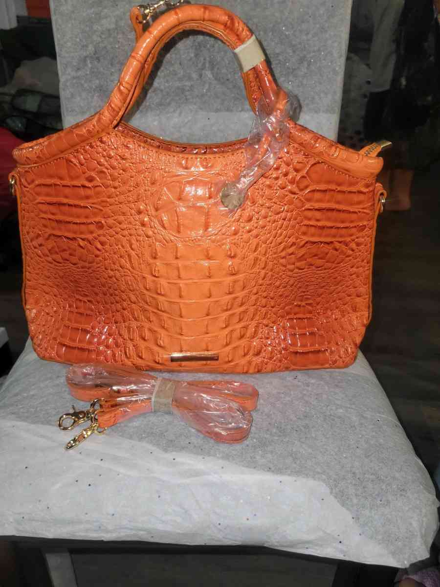 Orange Bag - Allamuchy, New Jersey - FleaMarketBay