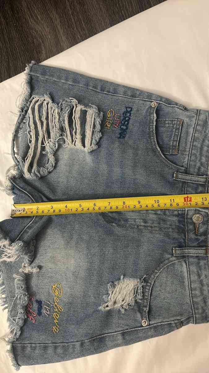 SHEIN High Waist Distressed Embroidered Denim Shorts Size S - Atlanta, Georgia - FleaMarketBay