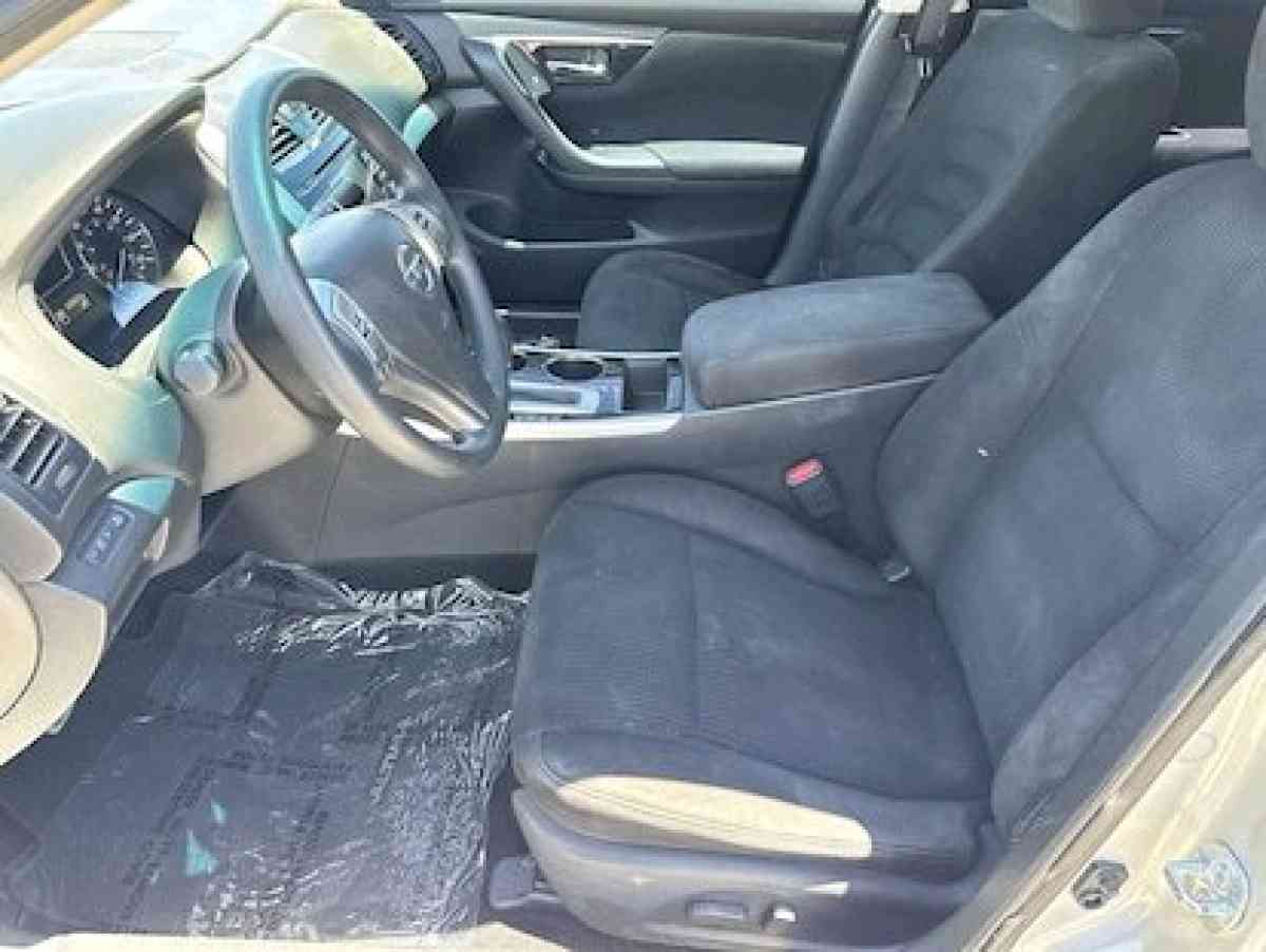 2014  NissanAltima 25 S - Las Vegas, Nevada - FleaMarketBay