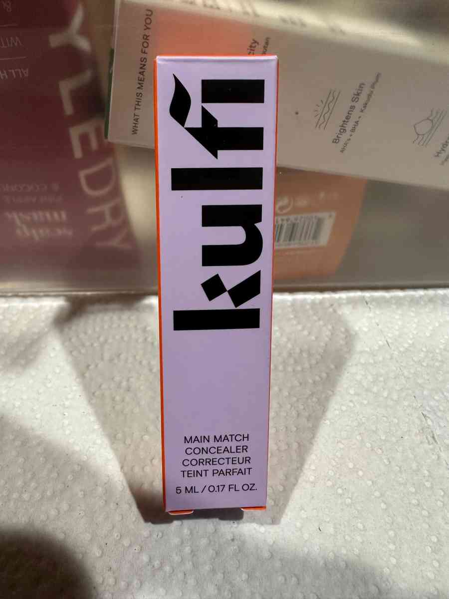 Kulfi Main Match Concealer in Ice Ice Berry - Round Lake, Illinois