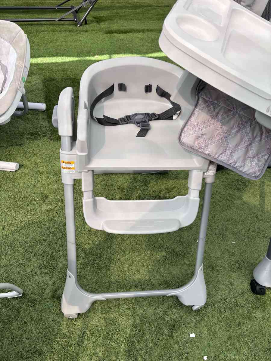 baby high chairs - Pacoima, California - FleaMarketBay