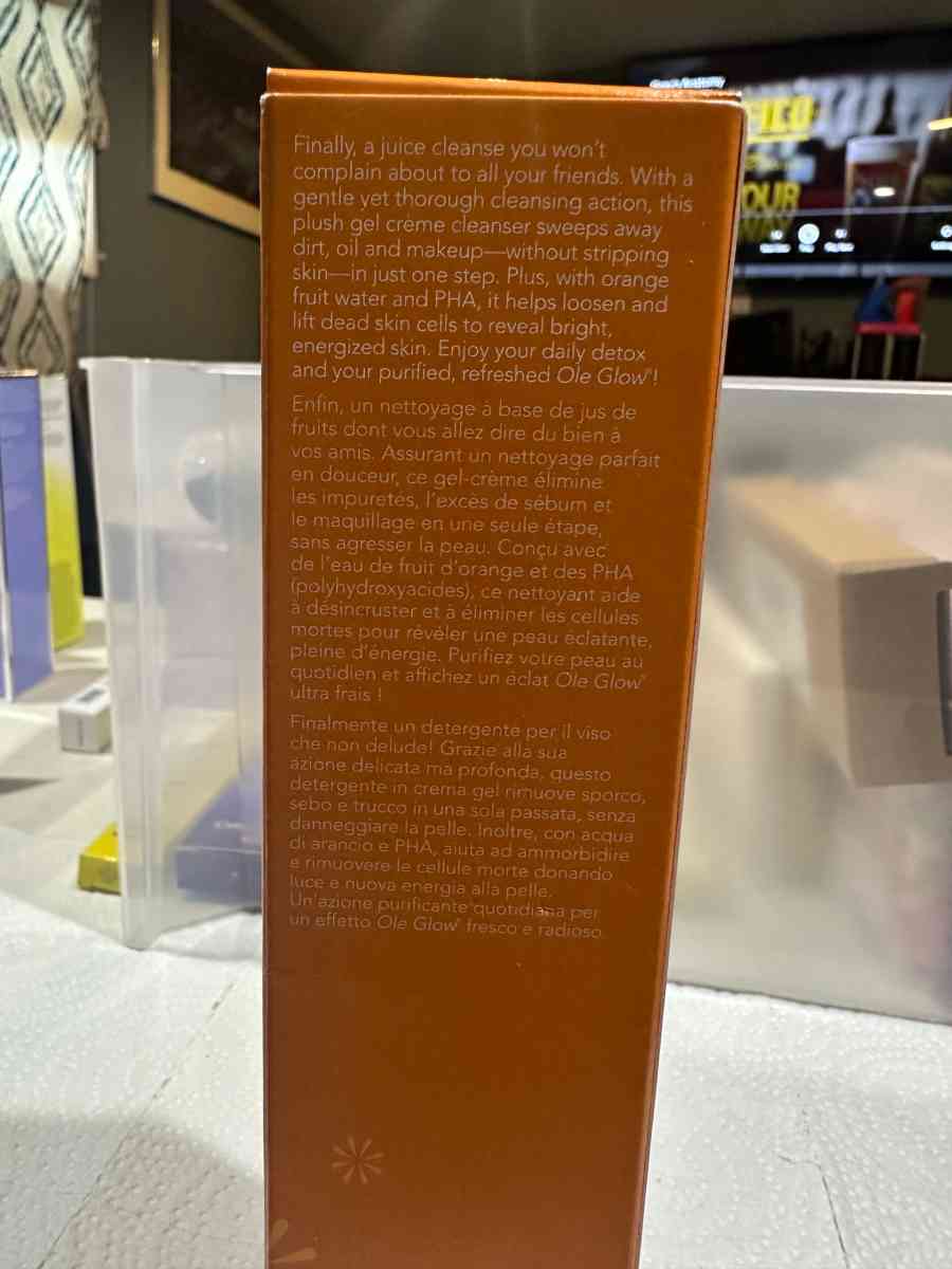 OLEHENRIKSEN Truth Juice Daily Cleanser - Round Lake, Illinois - FleaMarketBay