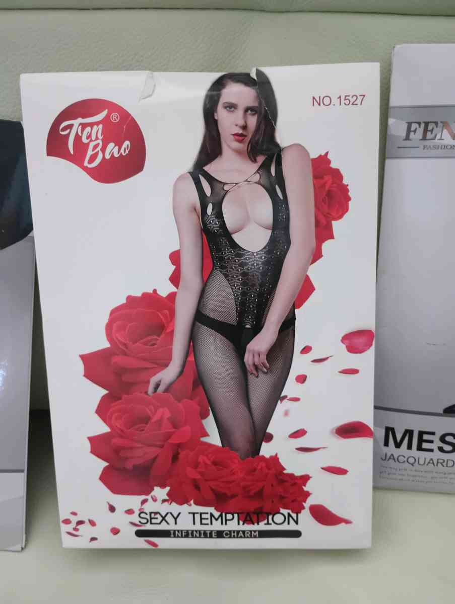 Set of pantyhosefishnet tights - Frostproof, Florida - FleaMarketBay