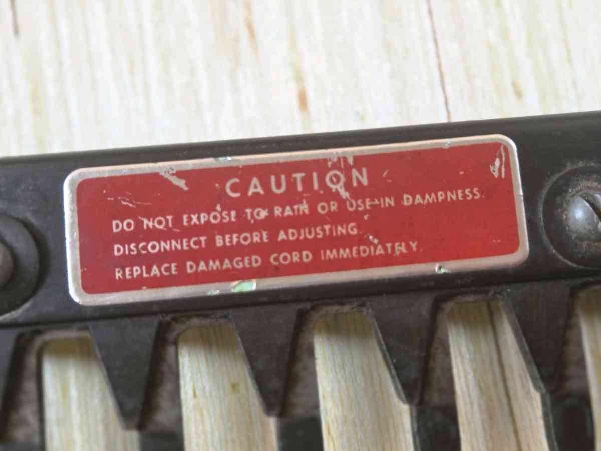 Vintage Black and Decker Heavy Duty Hedge Trimmer 12inch - Philadelphia, Pennsylvania - FleaMarketBay