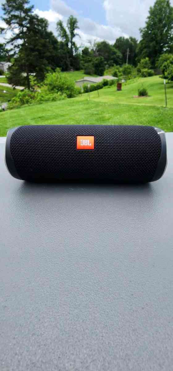 JBL waterproof speaker - London, Kentucky
