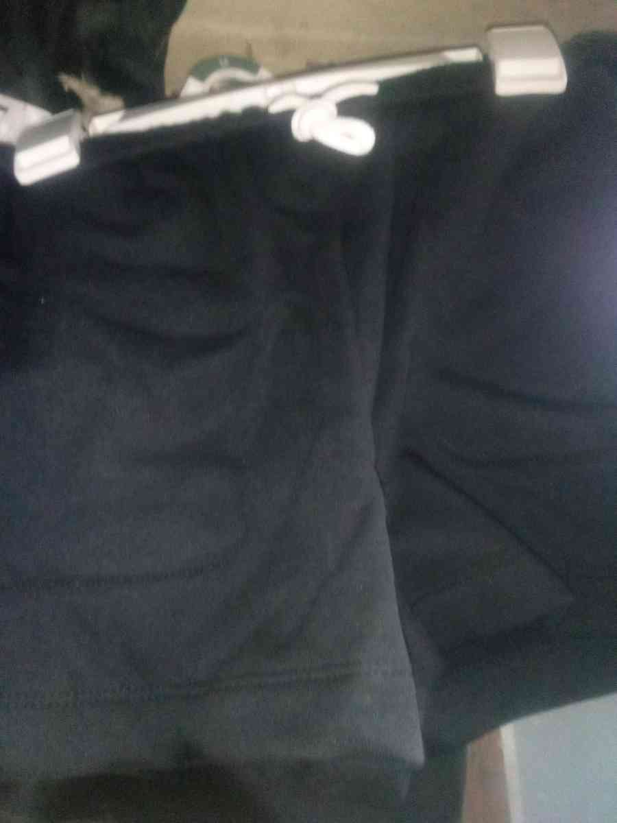 sweat shorts - Hinkley, California