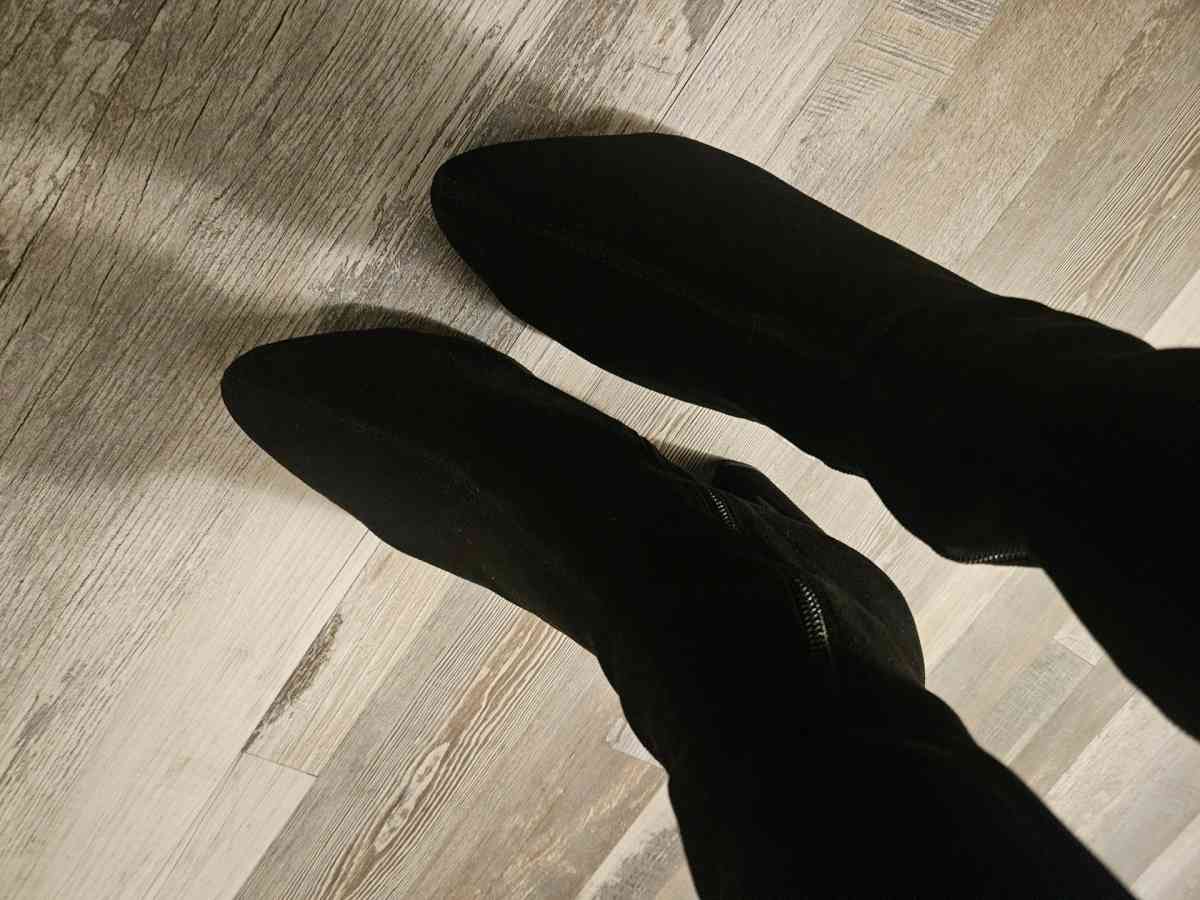 black thigh high leather boots - Aurora, Colorado - FleaMarketBay