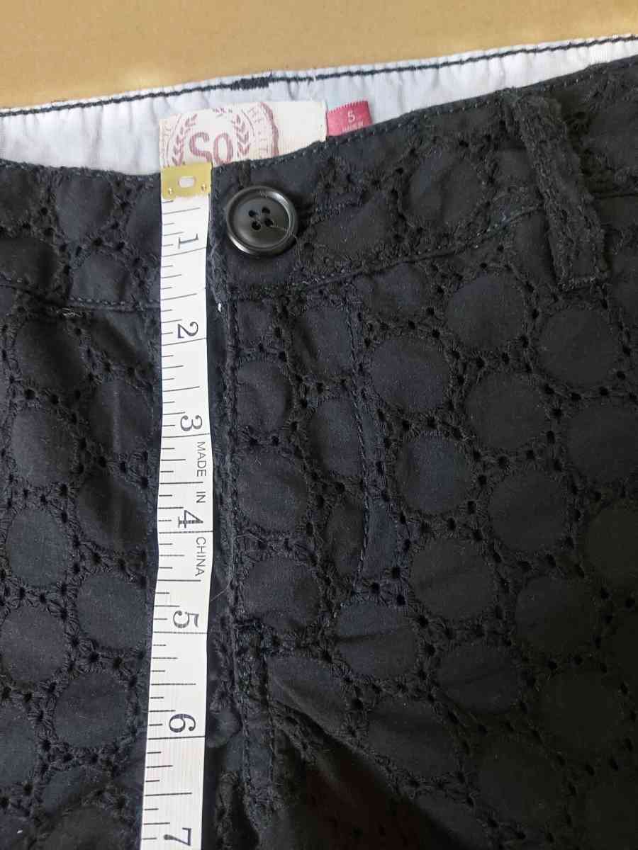 SO Clothing Black Lace Shorts Size 5 Juniors - Atlanta, Georgia - FleaMarketBay