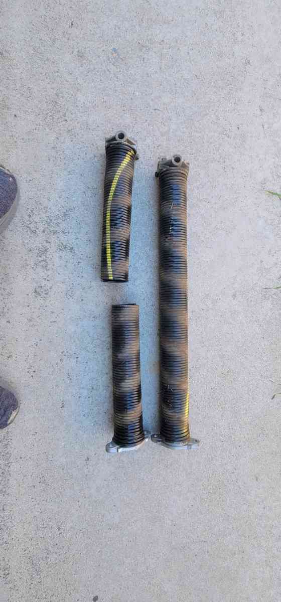 REPAIRS GARAGE DOORS - Palmdale, California