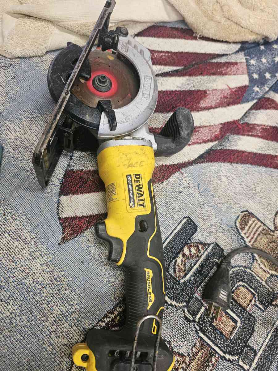 DEWALT ATOMIC 20V MAX Circular Saw 412Inch - Phoenix, Arizona