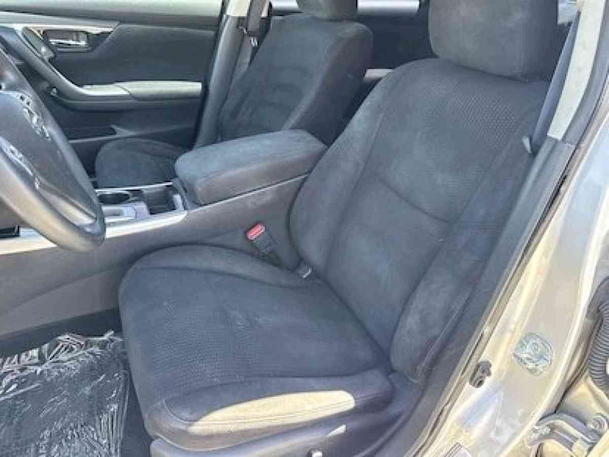 2014  NissanAltima 25 S - Las Vegas, Nevada - FleaMarketBay