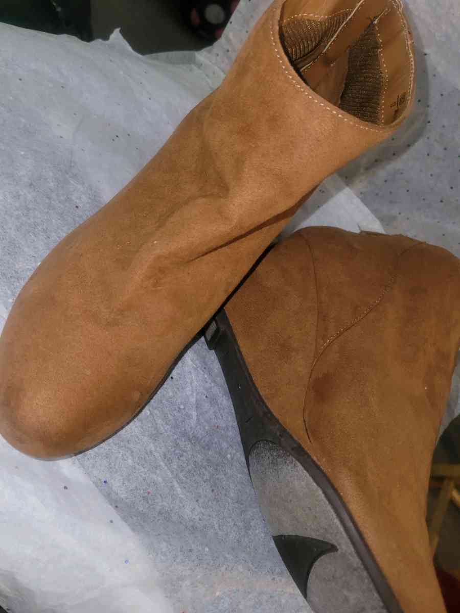 Tan Ankle Boots - Allamuchy, New Jersey - FleaMarketBay
