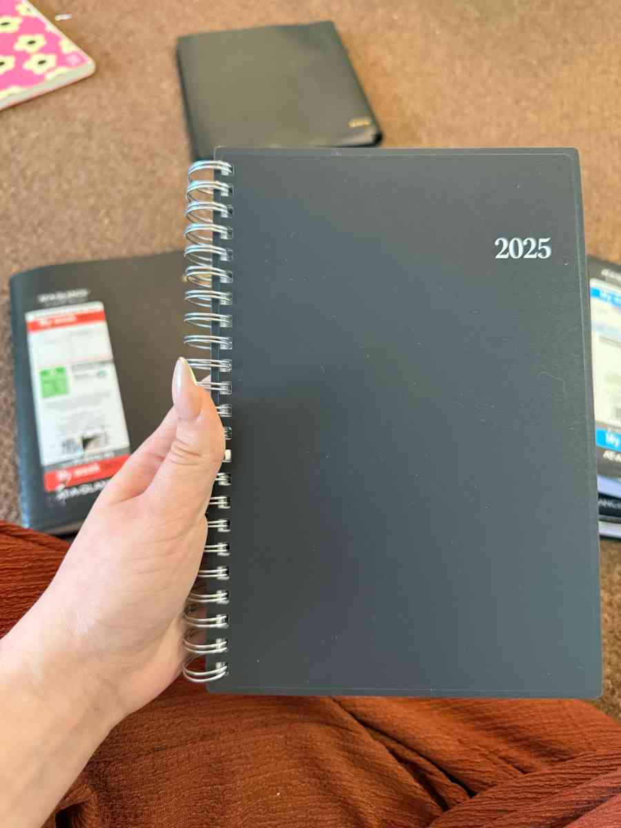 2025 calendars - Hellertown, Pennsylvania - FleaMarketBay