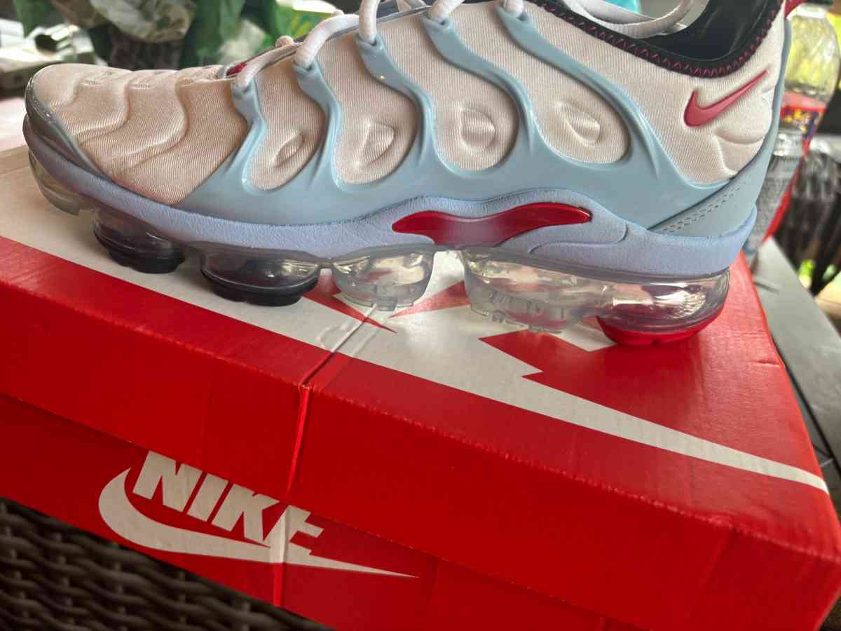Nike air vapormax plus - Stanardsville, Virginia - FleaMarketBay
