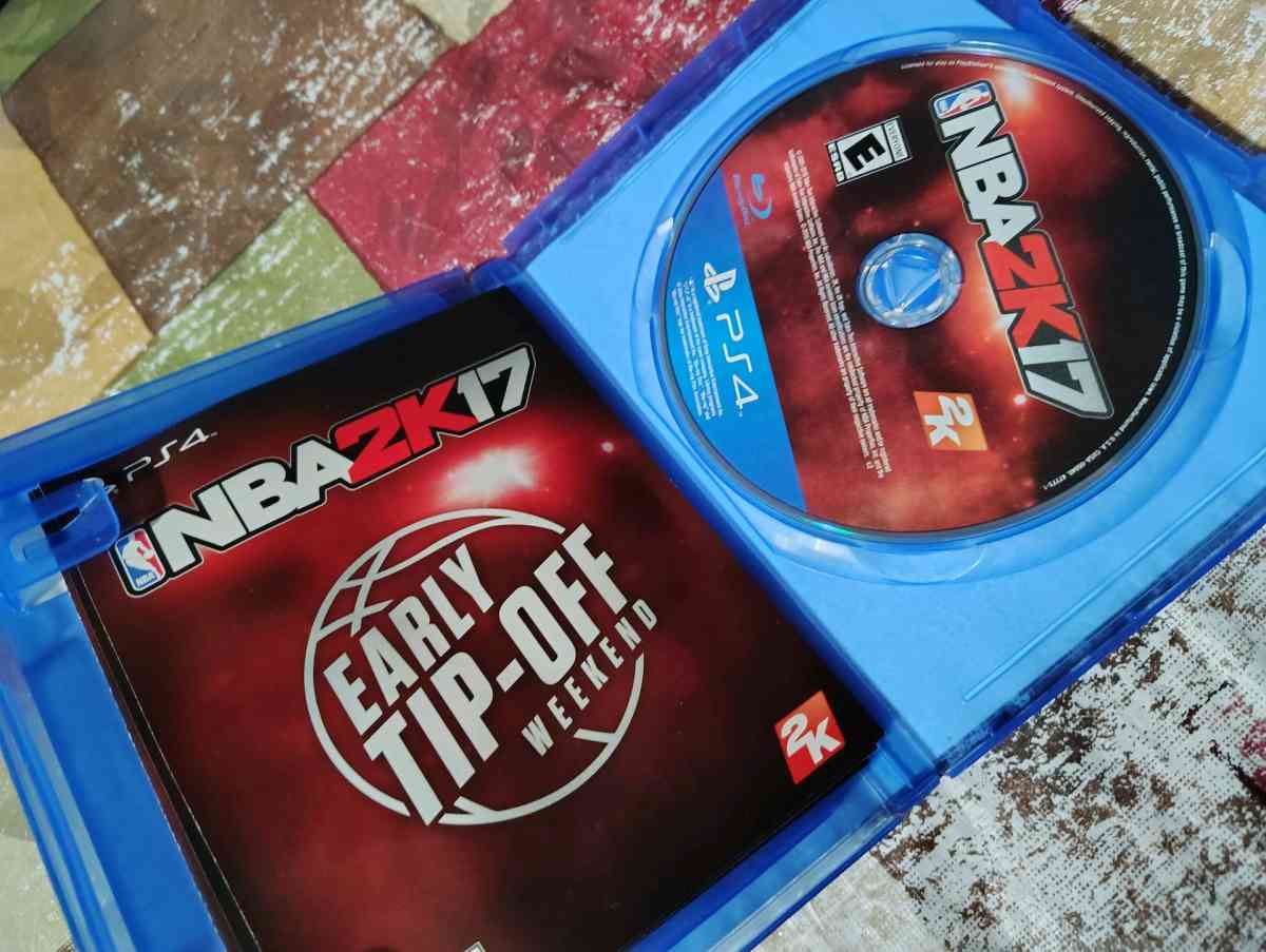 NBA 2k17 PS4 Disk and case like new Paul George smoke free h - Scottsburg, Indiana - FleaMarketBay
