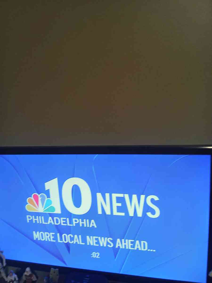 Roku color TV - Philadelphia, Pennsylvania - FleaMarketBay