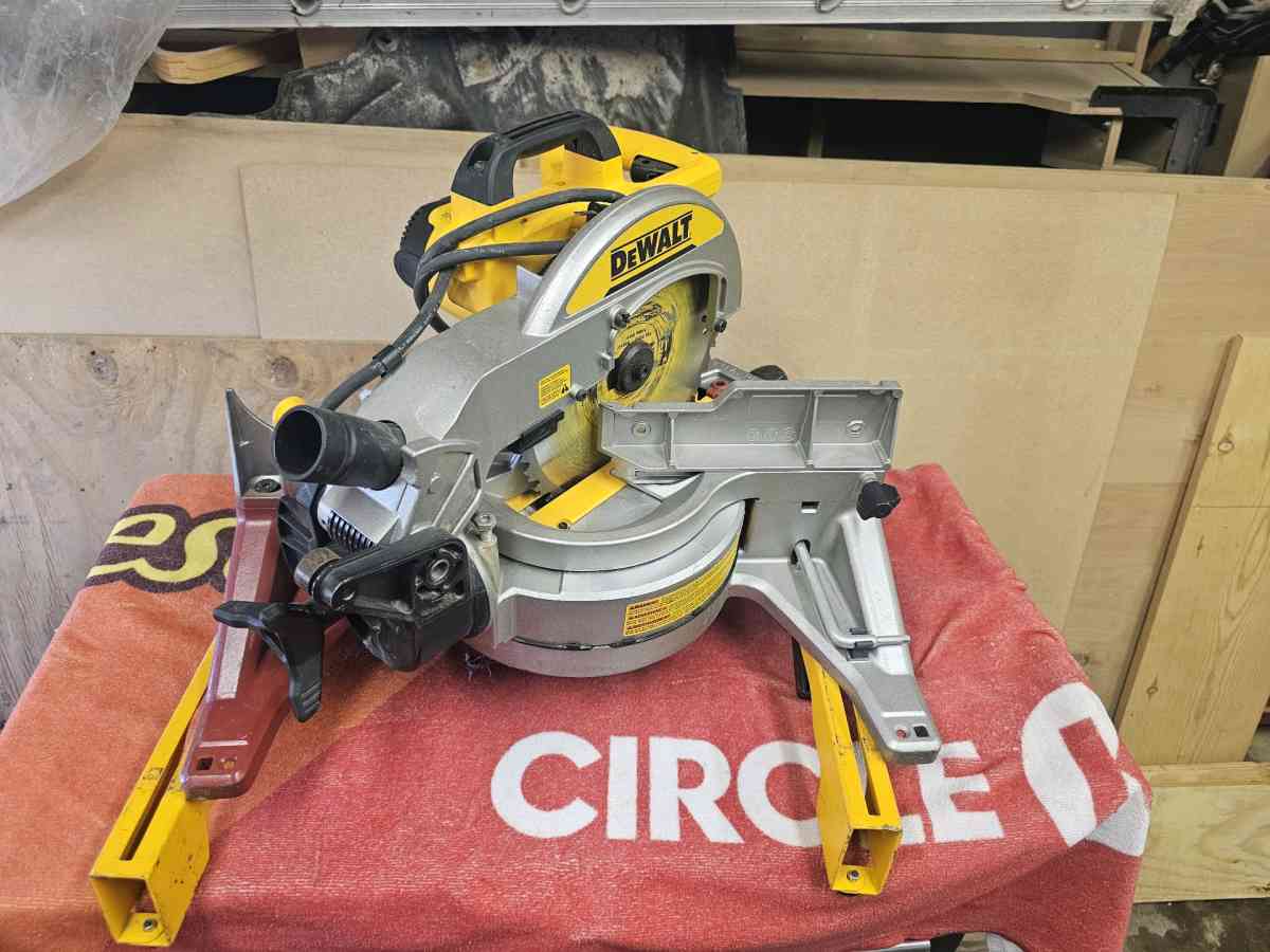 DeWalt 15 amps 12 in Corded Compound Miter Saw - Phoenix, Arizona