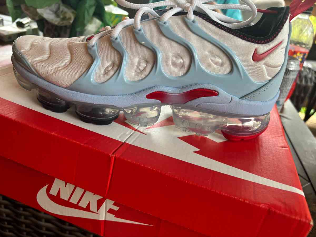 Nike air vapormax plus - Stanardsville, Virginia - FleaMarketBay