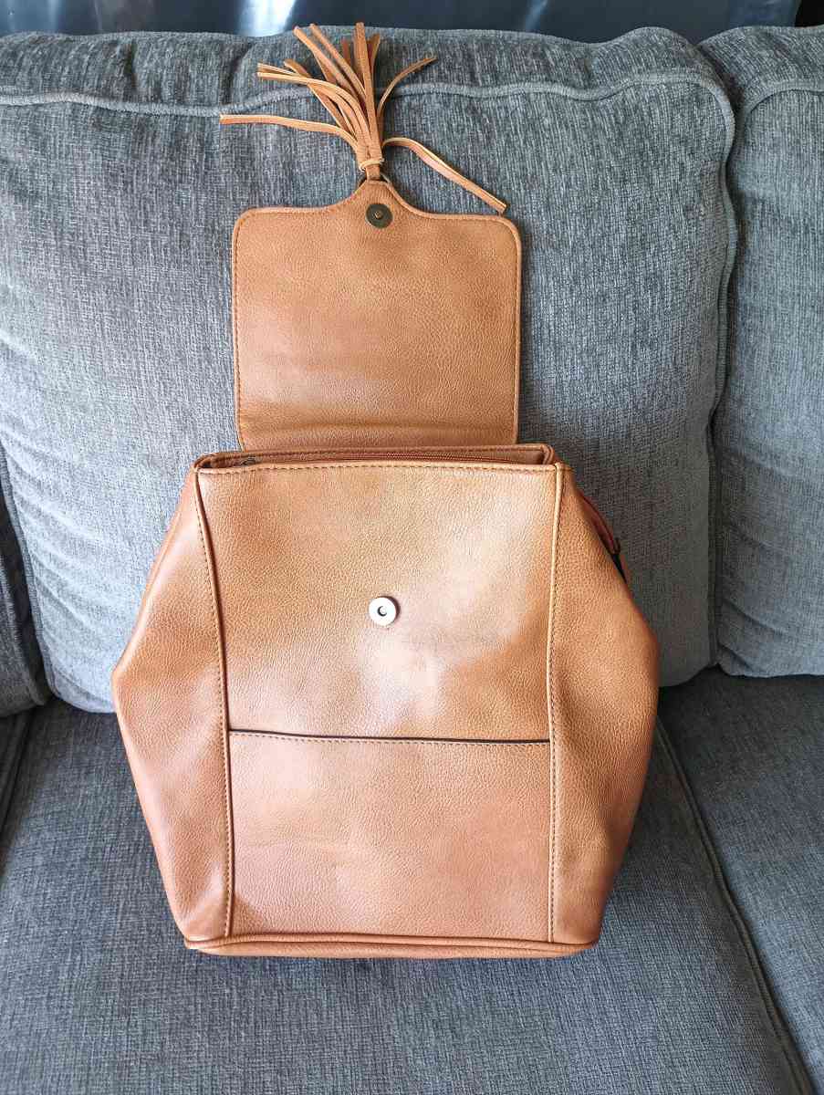 Cognac vintage vegan leather backpack - Frostproof, Florida - FleaMarketBay
