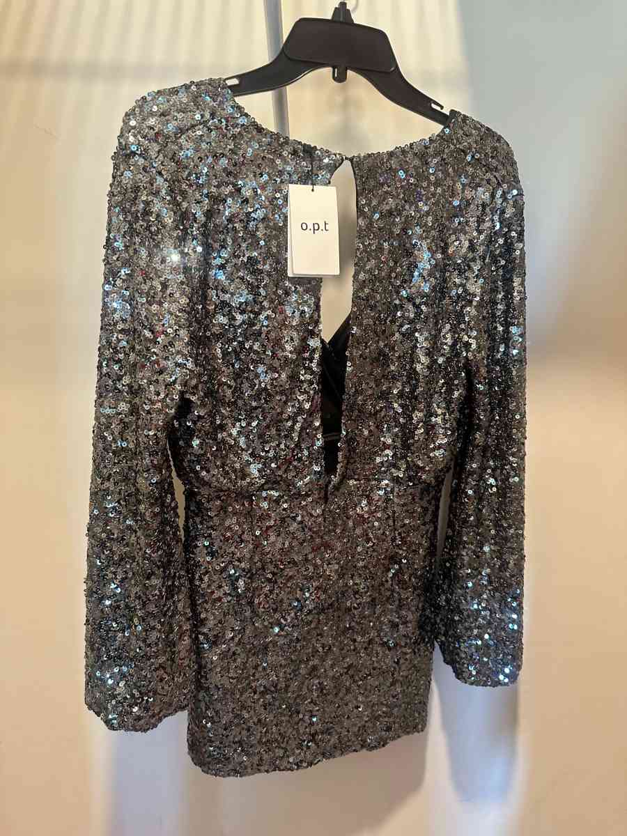 Silver long sleeve short dress party wear - Columbia, South Carolina - FleaMarketBay
