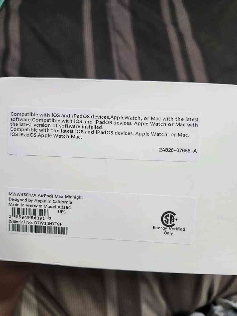 apple airpod maxes - New York, New York - FleaMarketBay