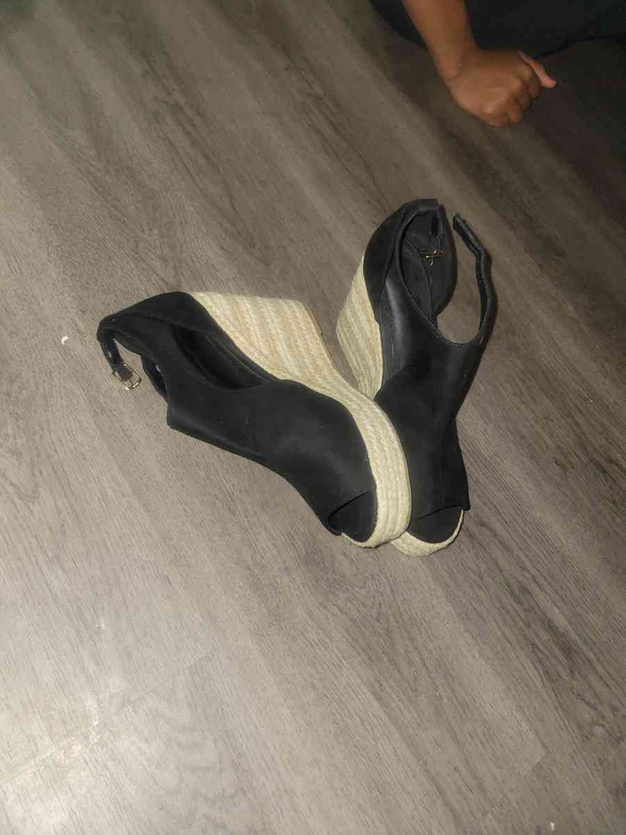 Black wedge - Allamuchy, New Jersey - FleaMarketBay