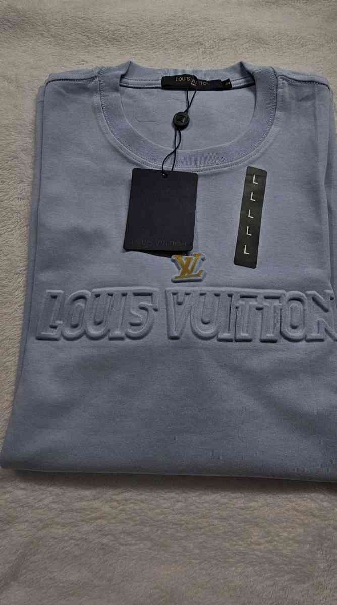 luis vuiton Hermosa playera de tela fria adaptable al cuerpo - Houston, Texas - FleaMarketBay