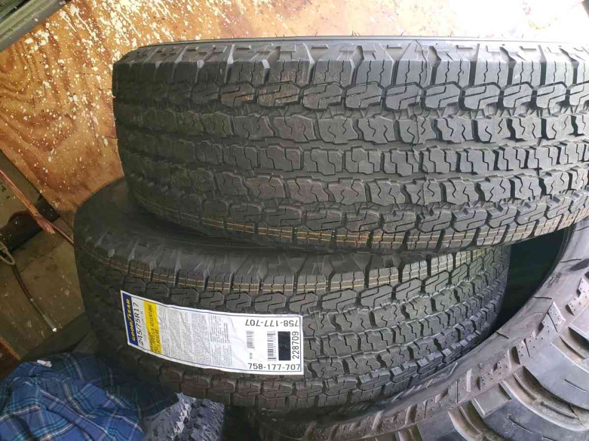 Good year wrangler tires24575 R17 - Kempner, Texas - FleaMarketBay