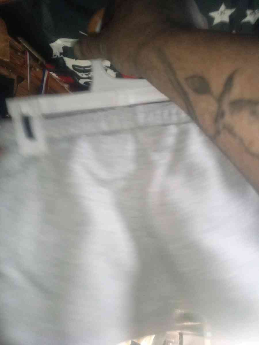 sweat shorts - Hinkley, California - FleaMarketBay