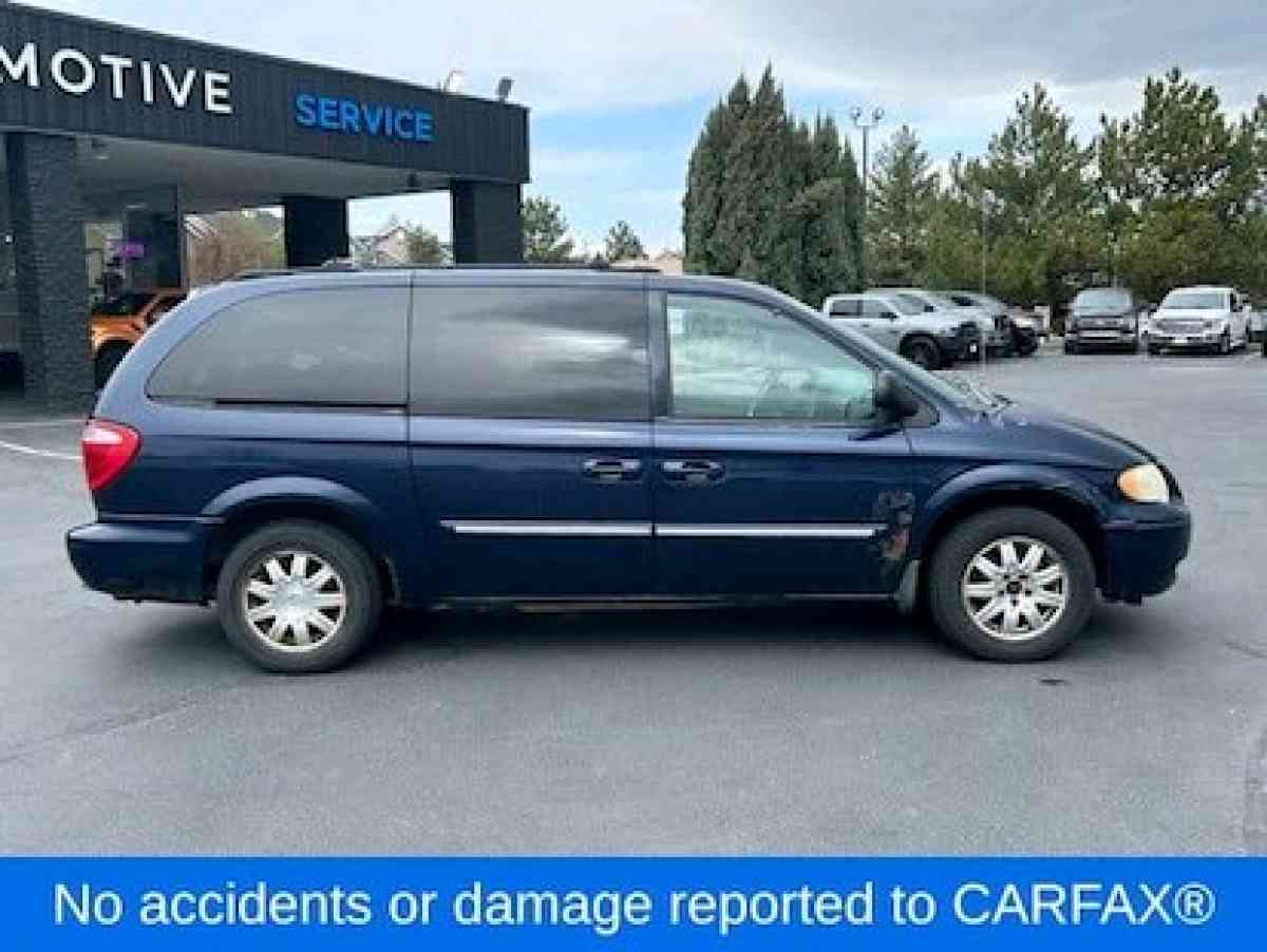 Used 2005 ChryslerTown  Country Touring - Orem, Utah - FleaMarketBay