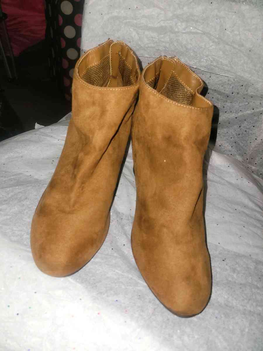 Tan Ankle Boots - Allamuchy, New Jersey - FleaMarketBay