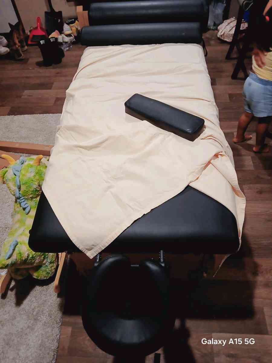 Massage table with equipment - New Caney, Texas - FleaMarketBay