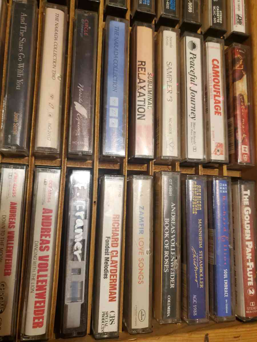 vinyl records cds cassettes - Milton, Florida - FleaMarketBay