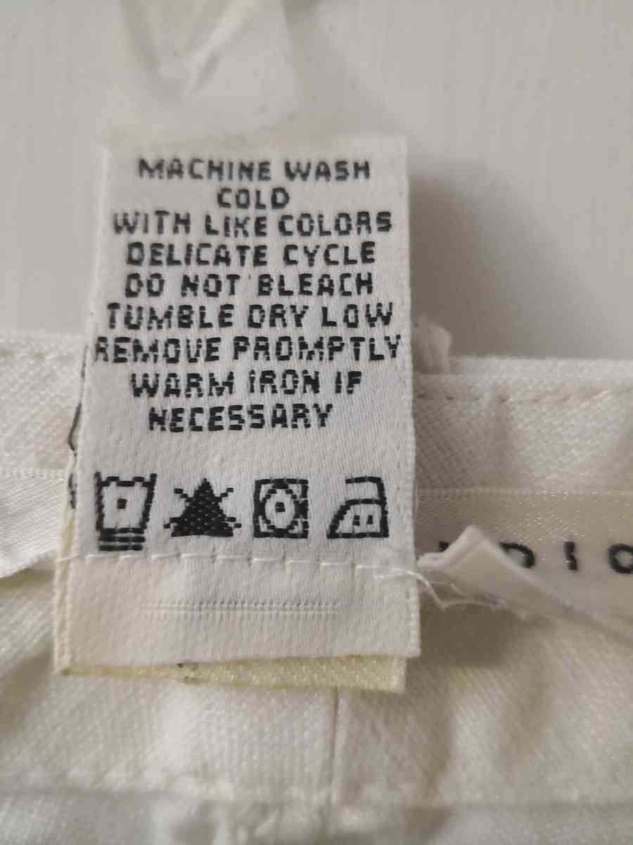 Max Studio White Linen Shorts Size 4 - Atlanta, Georgia - FleaMarketBay