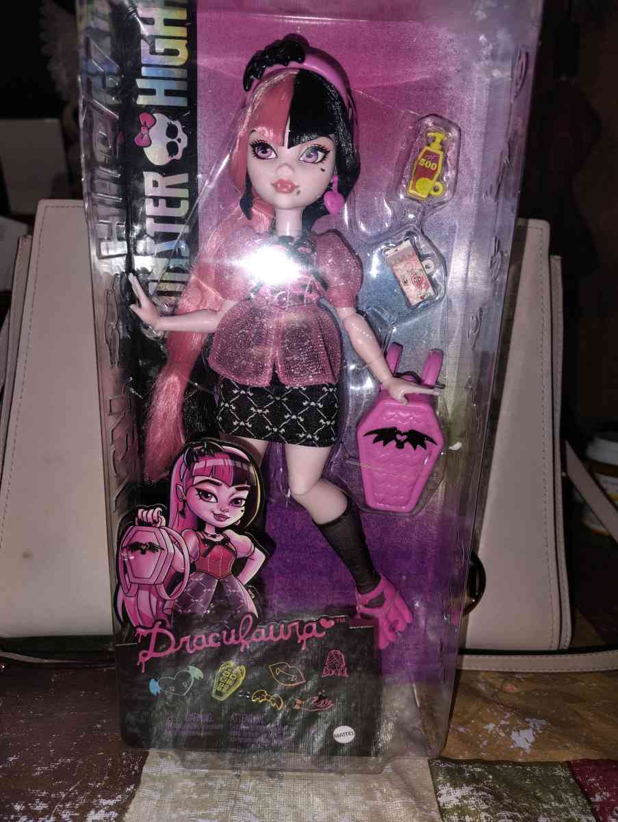 Monster High Day Out Draculaura doll - Scottsburg, Indiana - FleaMarketBay