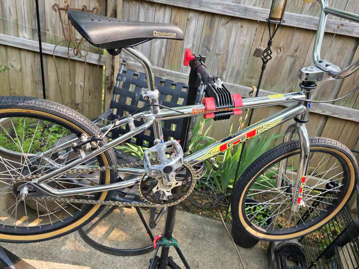 1986 mach1 Gt will come with factory wheels with Mohawk hubs - Louisville, Kentucky