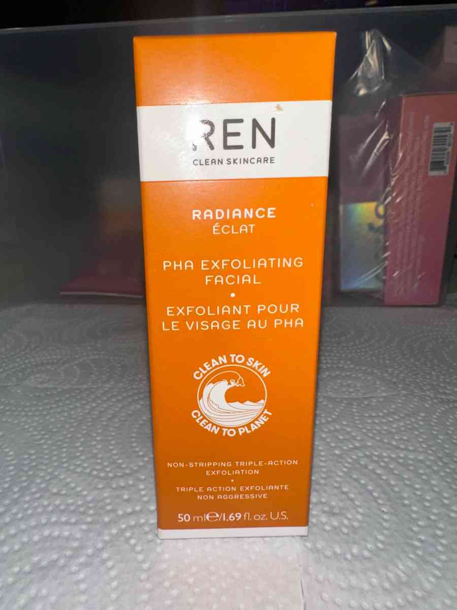 REN Clean Skincare PHA exfoliating facial - Round Lake, Illinois