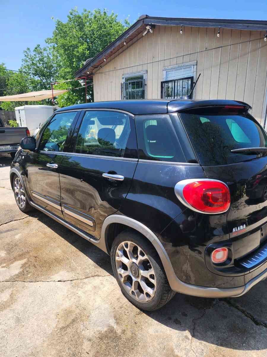 2014 fiat 500l - San Antonio, Texas - FleaMarketBay