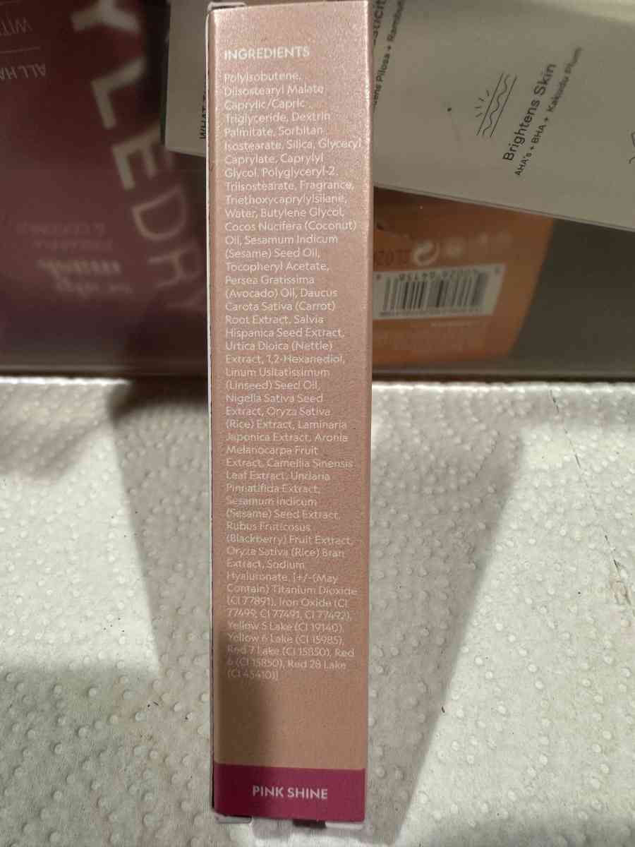 YENSA Luxe Lip Oil - Round Lake, Illinois - FleaMarketBay