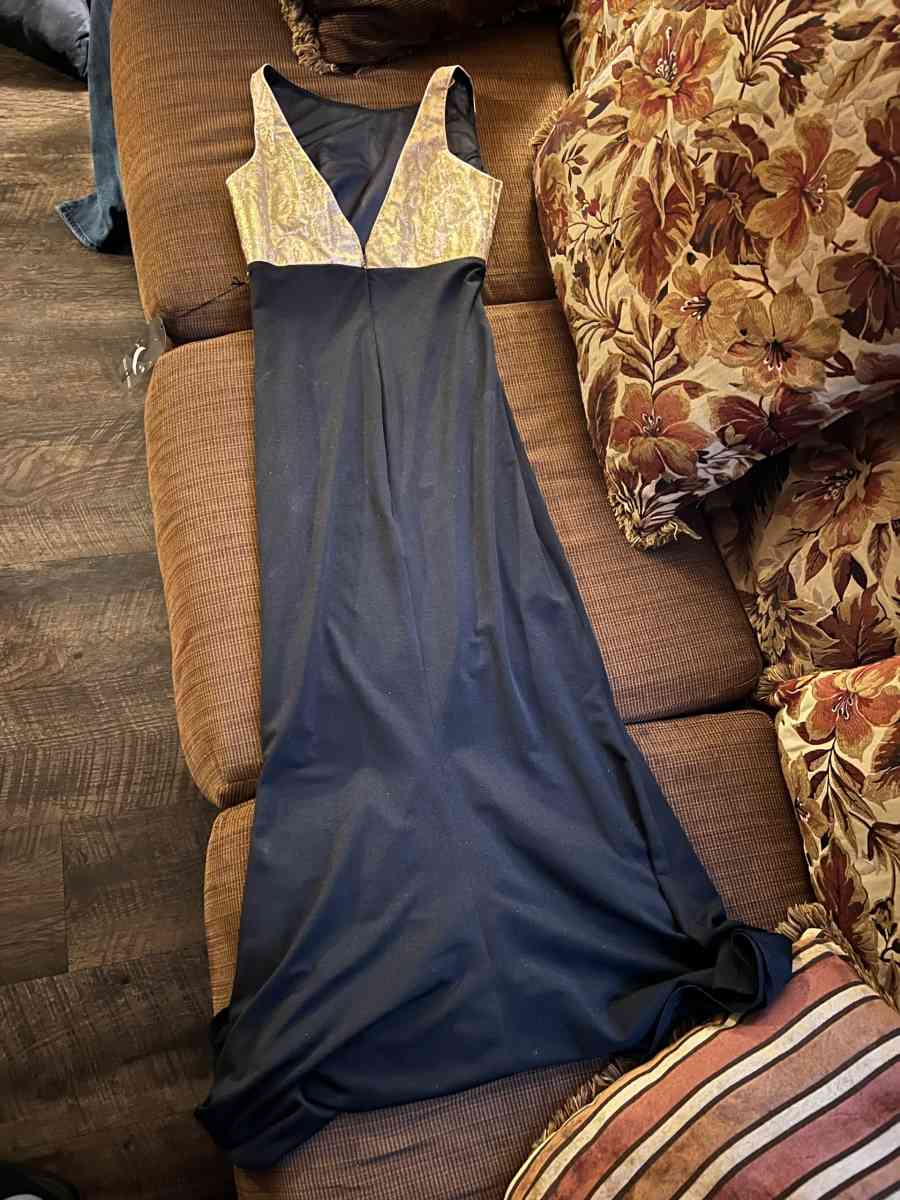 dress - Decatur, Alabama
