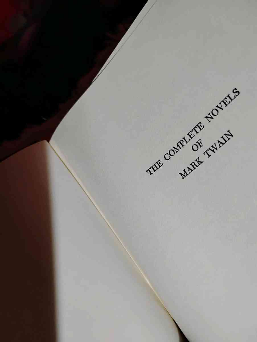 the complete collection of Mark Twain - Dike, Texas - FleaMarketBay