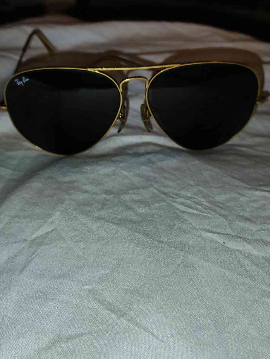 rayban Aviator Gold sunglasses - Cleveland, Texas - FleaMarketBay